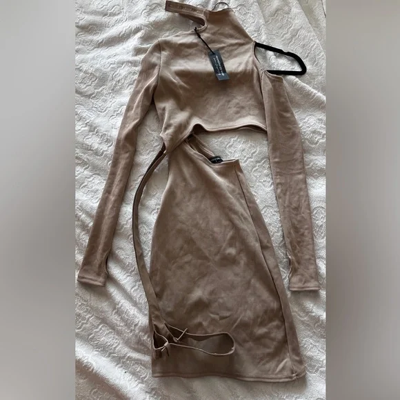 Maniere De Voir NWT Beige Cutout 2-Piece Ribbed Knit Mini Dress - Picture 7 of 8